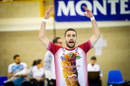 Rio Duero Voley vs CV Palma. MARIO TEJEDOR (3)