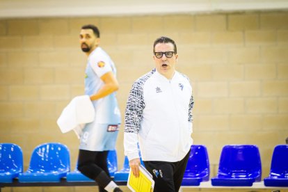 Rio Duero Voley vs CV Palma. MARIO TEJEDOR (7)