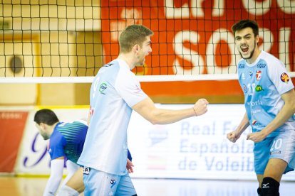 Rio Duero Voley vs CV Palma. MARIO TEJEDOR (21)
