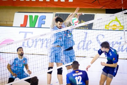 Rio Duero Voley vs CV Palma. MARIO TEJEDOR (31)