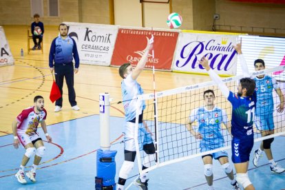 Rio Duero Voley vs CV Palma. MARIO TEJEDOR (39)
