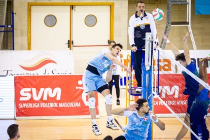 Rio Duero Voley vs CV Palma. MARIO TEJEDOR (41)