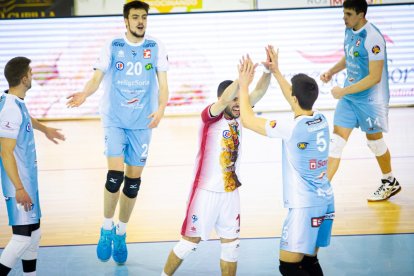Rio Duero Voley vs CV Palma. MARIO TEJEDOR (44)