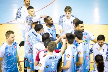 Rio Duero Voley vs CV Palma. MARIO TEJEDOR (50)