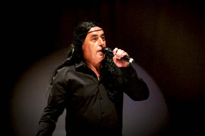 Benito Serrano y Yolanda de Gregorioen la Gala benéfica Vamos a dar el cante de Asovica Fadess - MARIO TEJEDOR (29)