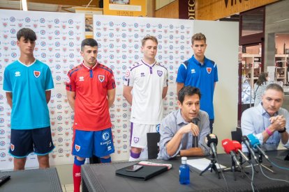 Momento de la presentación de la equipación del Numancia para la próxima temporada. GONZALO MONTESEGURO