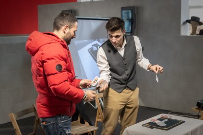 El Mago Jorge participó en la inauguración del Mercado de Artesanos el pasado jueves. GONZALO MONTESEGURO