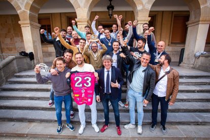 Recibimiento del Sporting Moreno Sáez de voley. MARIO TEJEDOR (26)