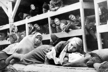 Un dormitorio en Auschwitz.