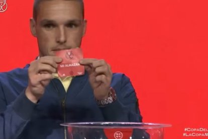 Momento en el que salía el nombre del Almazán para verse las caras contra el Atlético de Madrid.