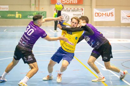 Club balonmano Soria vs CD Balopal. MARIO TEJEDOR (3)