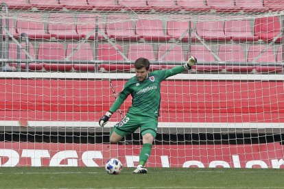 Numancia vs Oviedo B - Mario Tejedor (27)