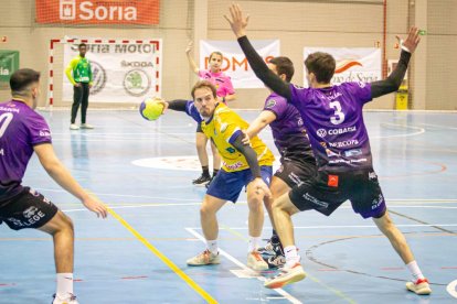 Club balonmano Soria vs CD Balopal. MARIO TEJEDOR (4)