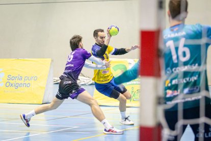 Club balonmano Soria vs CD Balopal. MARIO TEJEDOR (7)