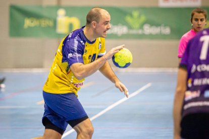 Club balonmano Soria vs CD Balopal. MARIO TEJEDOR (12)