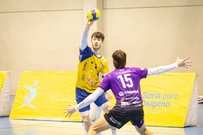 Club balonmano Soria vs CD Balopal. MARIO TEJEDOR (15)