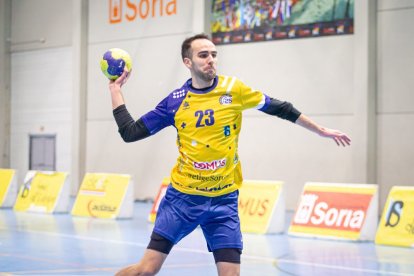 Club balonmano Soria vs CD Balopal. MARIO TEJEDOR (20)