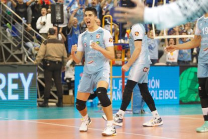 El Río Duero comienza a tomar distancia en el primer set. MARIO TEJEDOR