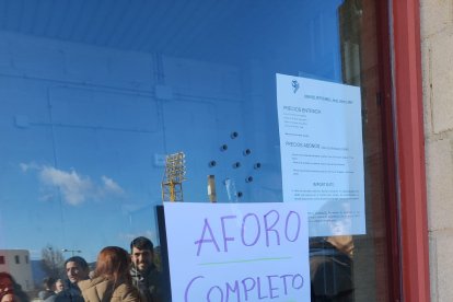 Antes de las 16.30 las entradas estaban agotadas. J.A.R.