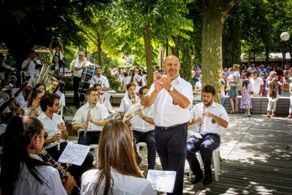 Concierto de sanjuaneras de la Banda municipal de Soria - MARIO TEJEDOR (3)