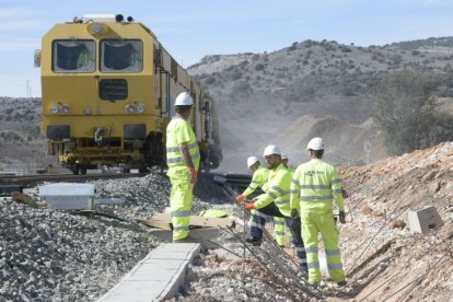 Obras de la renovación de la línea de ferrocarril para el tren Soria-Torralba-Madrid. HDS