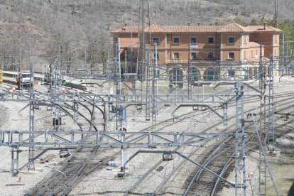 Renovación de la línea Soria-Torralba en la estación de Torralba del Moral. HDS