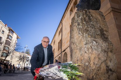 Homenaje a Machado.-GONZALO MONTESEGURO