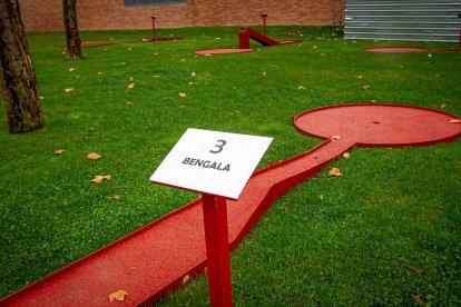 Los hoyos del minigolf de Los Royales. MARIO TEJEDOR