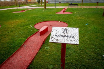 Los hoyos del minigolf de Los Royales. MARIO TEJEDOR
