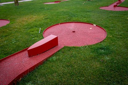Los hoyos del minigolf de Los Royales. MARIO TEJEDOR