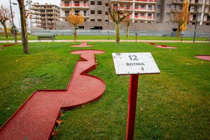 Los hoyos del minigolf de Los Royales. MARIO TEJEDOR