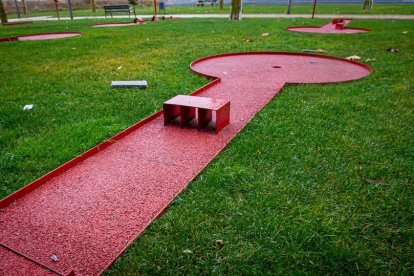 Los hoyos del minigolf de Los Royales. MARIO TEJEDOR