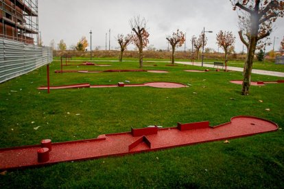 Los hoyos del minigolf de Los Royales. MARIO TEJEDOR