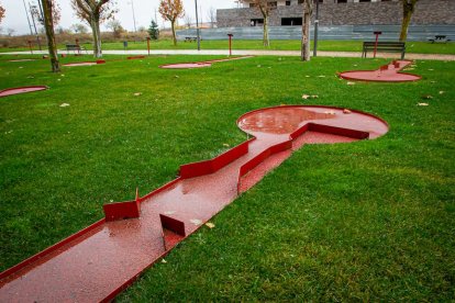 Los hoyos del minigolf de Los Royales. MARIO TEJEDOR