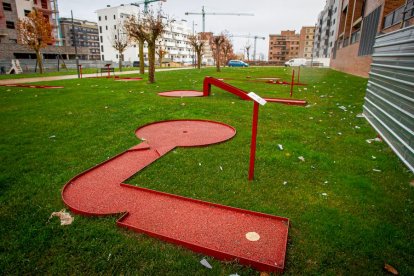 Los hoyos del minigolf de Los Royales. MARIO TEJEDOR