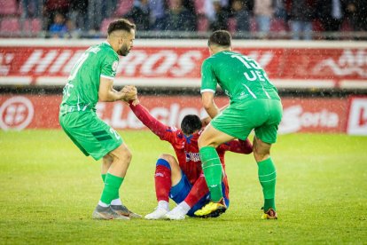 Todo el numantinismo estaba abatido tras el pitido final. MARIO TEJEDOR