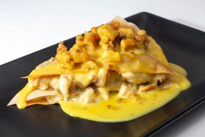 Restaurante Santo Domingo II (Soria): Milhojas de boletus confitados con naranja y salsa de miel y nueces.