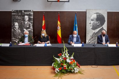 Entrega de diplomas Fundación Antonio Machado - MARIO TEJEDOR