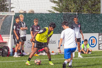 La Academy USA en las instalaciones del Numancia en la Ciudad Deportiva. MARIO TEJEDOR