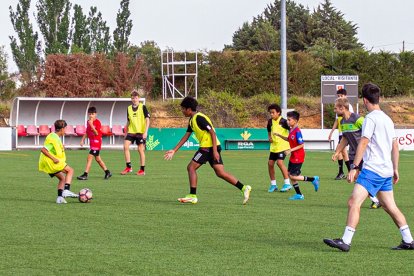 La Academy USA en las instalaciones del Numancia en la Ciudad Deportiva. MARIO TEJEDOR