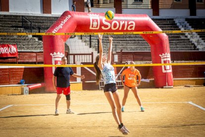 El Voley plaza toma la Plaza de toros - MARIO TEJEDOR (2)