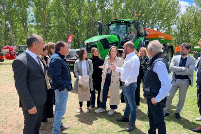 Visita a la Feria de Almazán de Cuca Gamarra.-HDS