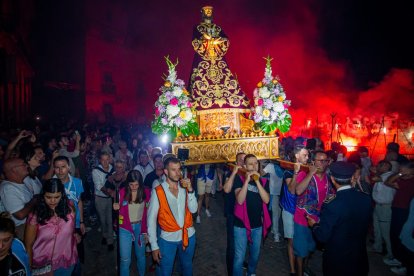 Bajada de Jesús Nazareno en las fiestas de Almazán. MARIO TEJEDOR (40)