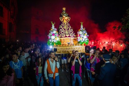 Bajada de Jesús Nazareno en las fiestas de Almazán. MARIO TEJEDOR (42)