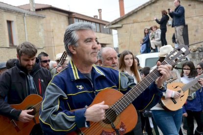 La ronda popular de Duruelo. RAQUEL FERNÁNDEZ (7)