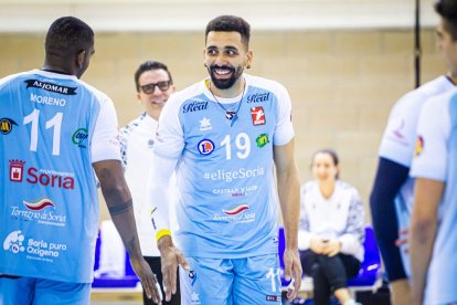 Rio Duero Voley vs Textil Santanderina. MARIO TEJEDOR (4)