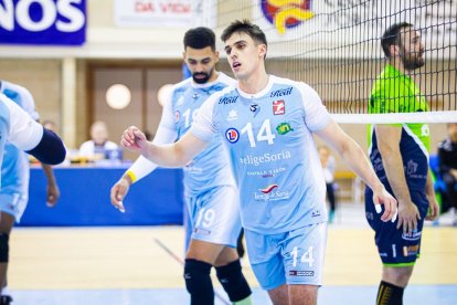 Rio Duero Voley vs Textil Santanderina. MARIO TEJEDOR (8)
