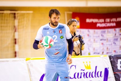 Rio Duero Voley vs Textil Santanderina. MARIO TEJEDOR (9)
