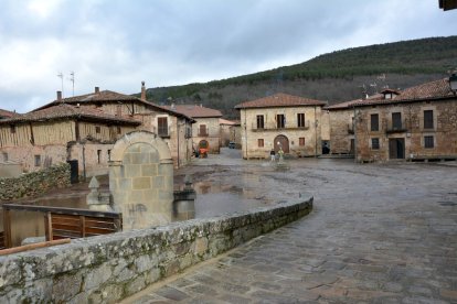 Imágenes provocadas por las lluvias de estos días. RAQUEL FERNÁNDEZ