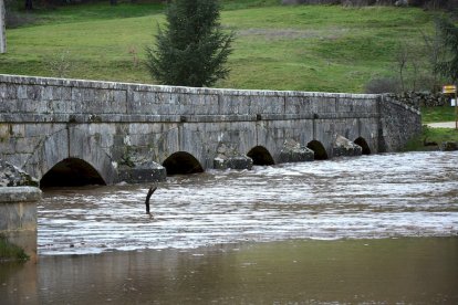 Imágenes provocadas por las lluvias de estos días. RAQUEL FERNÁNDEZ